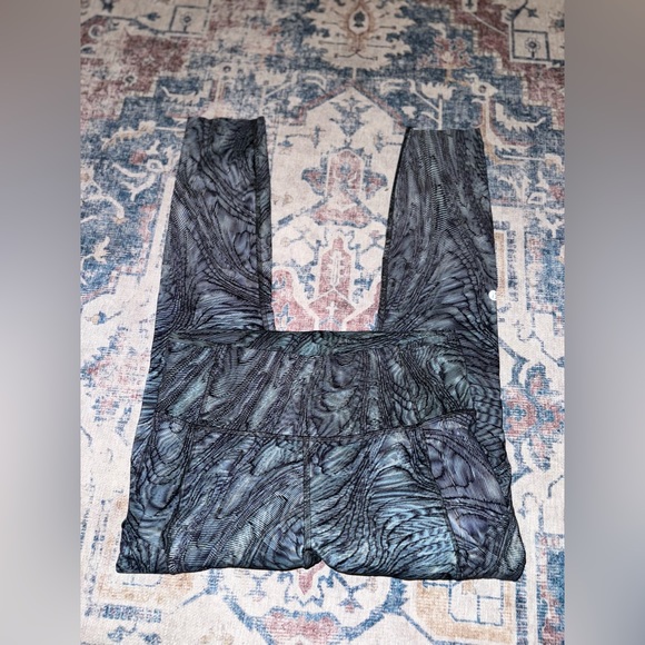 Lululemon Fast & Free dimensional Icing blue 25” tight leggings - Picture 8 of 10